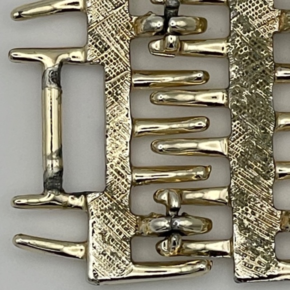 Vintage Coro Pegasus Weave Pattern Gold Tone Bracelet 7" Signed - Picture 6 of 10